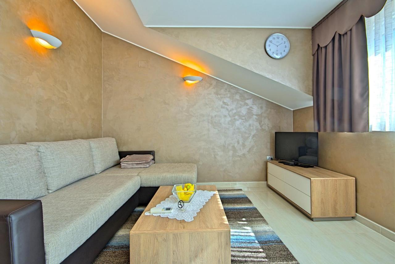Apartments Riva-Interauto Umag Bagian luar foto