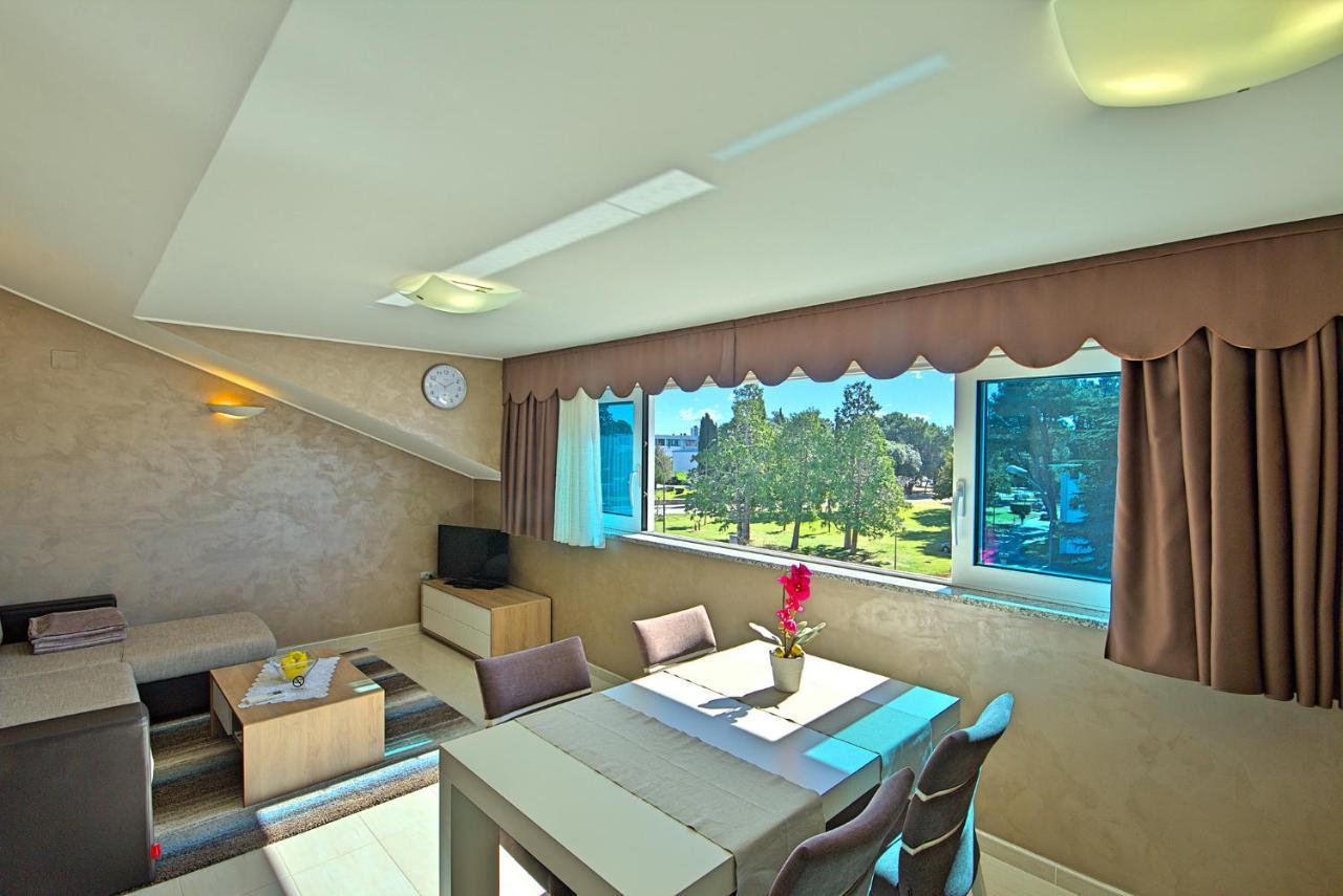 Apartments Riva-Interauto Umag Bagian luar foto