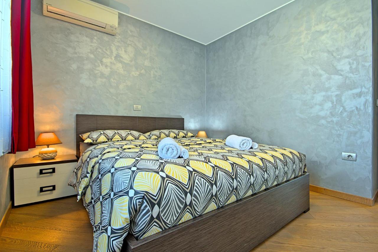 Apartments Riva-Interauto Umag Bagian luar foto