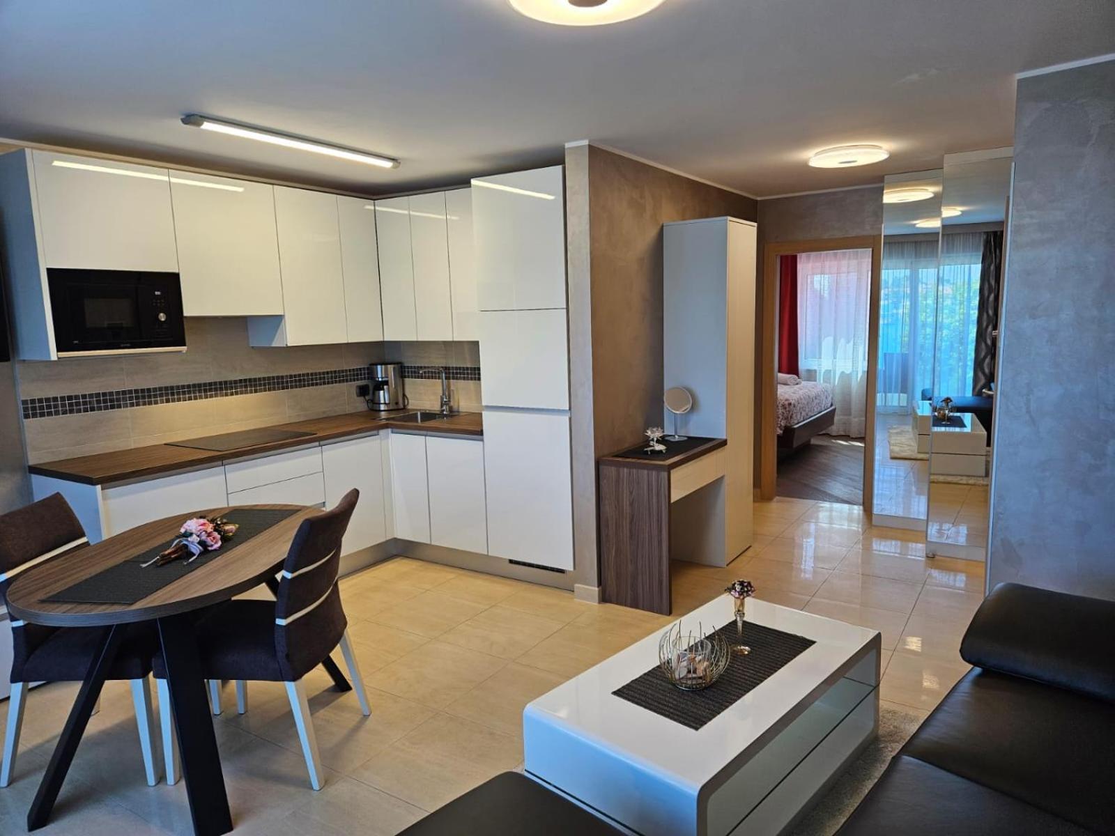 Apartments Riva-Interauto Umag Bagian luar foto
