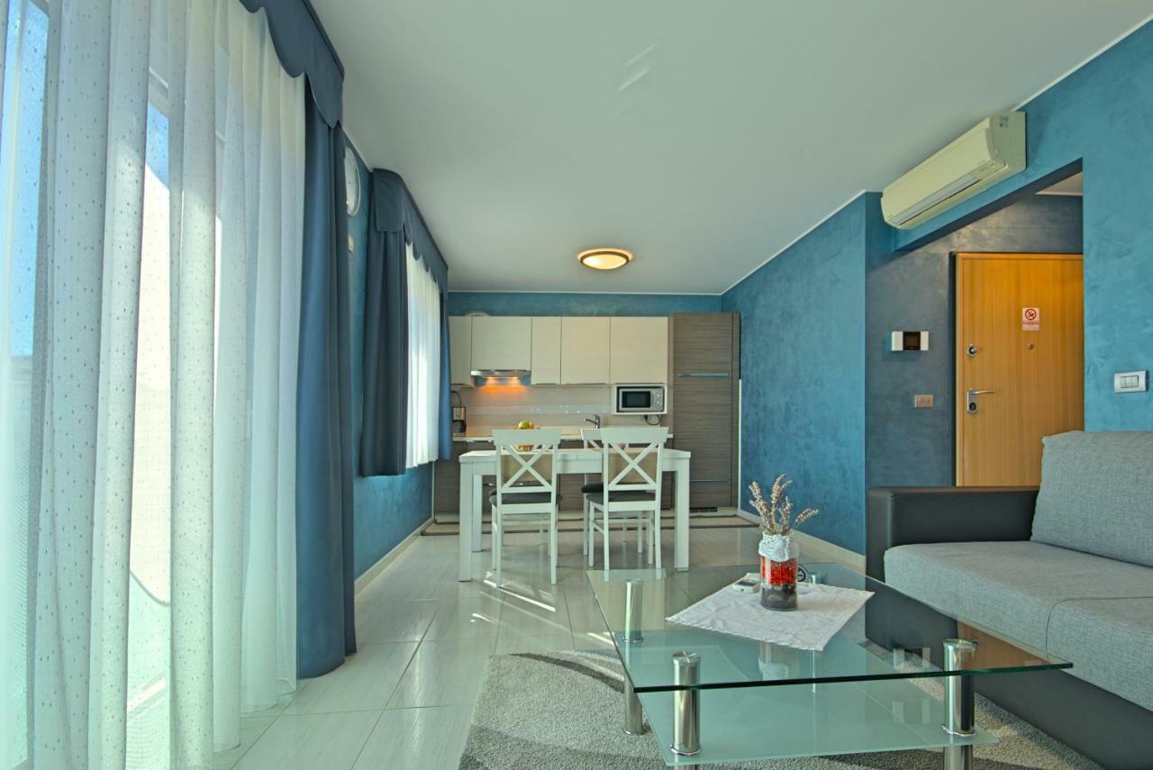 Apartments Riva-Interauto Umag Bagian luar foto